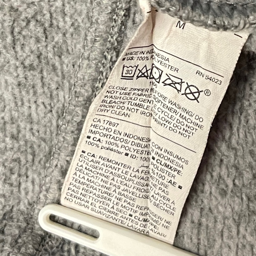 Sweater - Picture 8 of 8